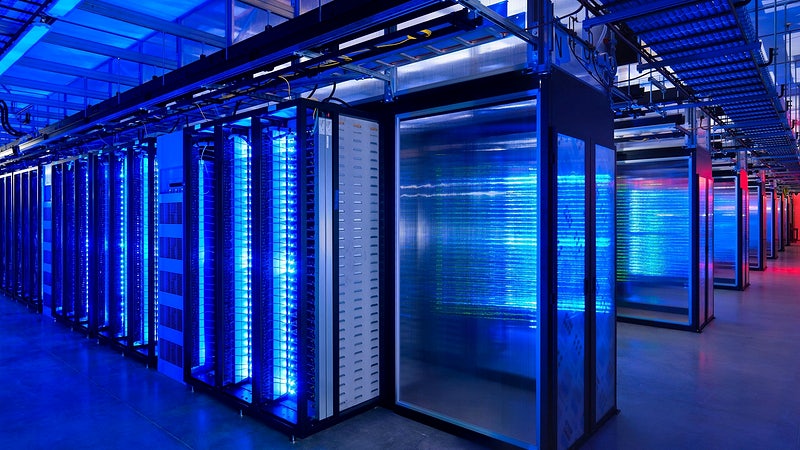 Data Center Server Market Share Report