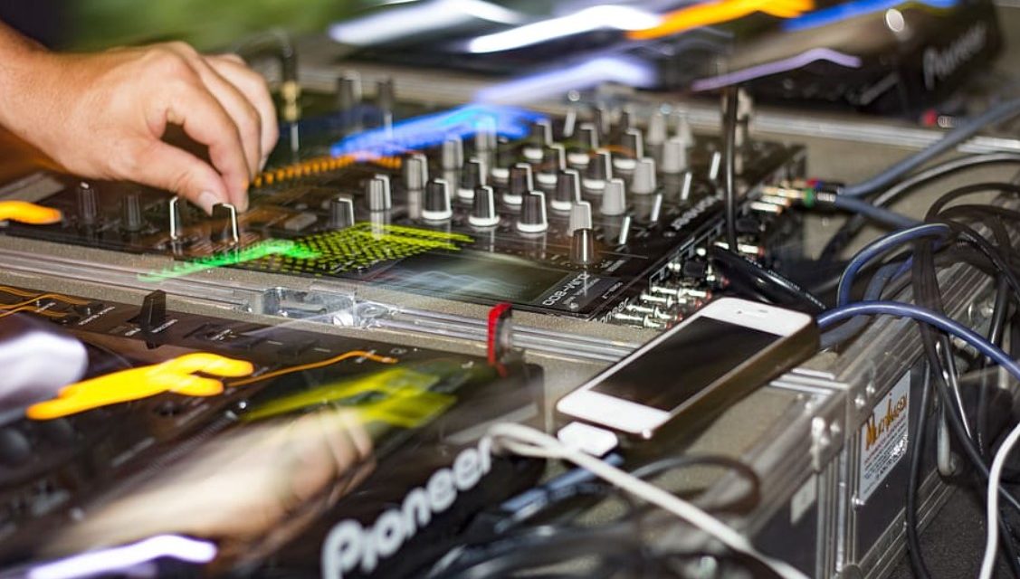 How Blockchain Takes the Electronic Music Industry to a Whole New Level