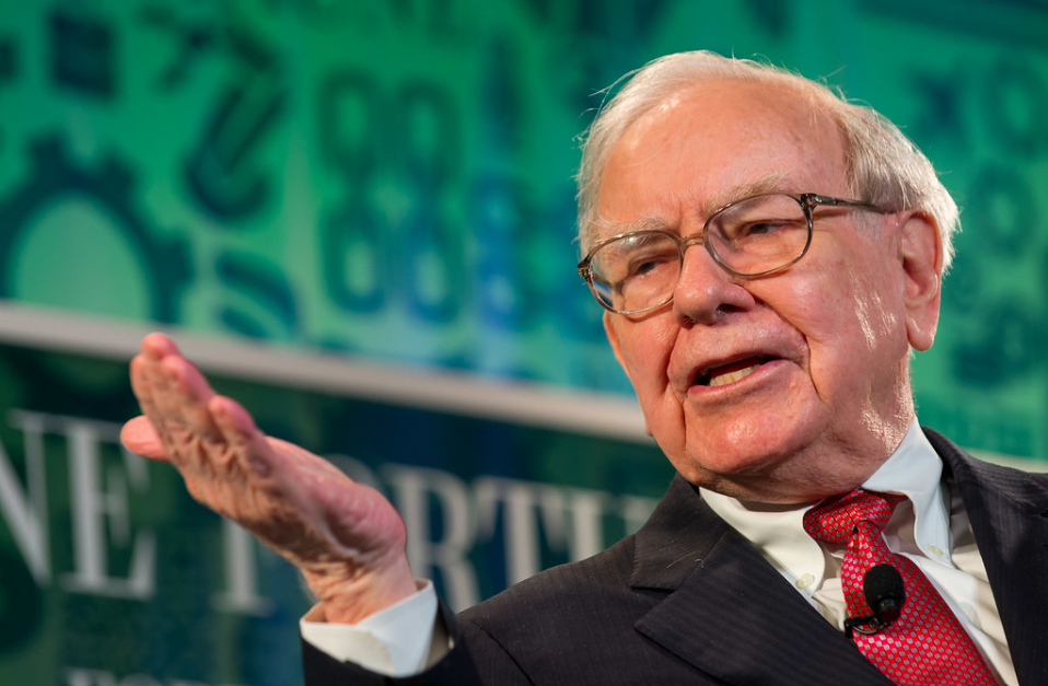 Warren  Buffett’s Views on AI in Investing